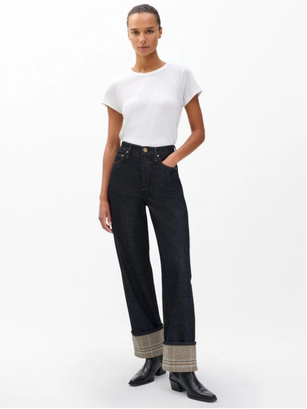 Rag & Bone Shea Ankle Relaxed Straight Jeans
Lightweight Rigid in Twilight Rinse - Picture 5 of 15